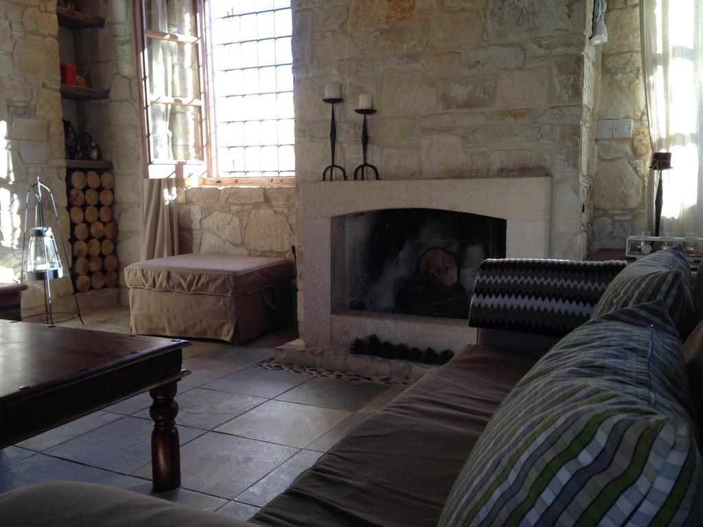 Lofou Traditional Stone House Pokój zdjęcie