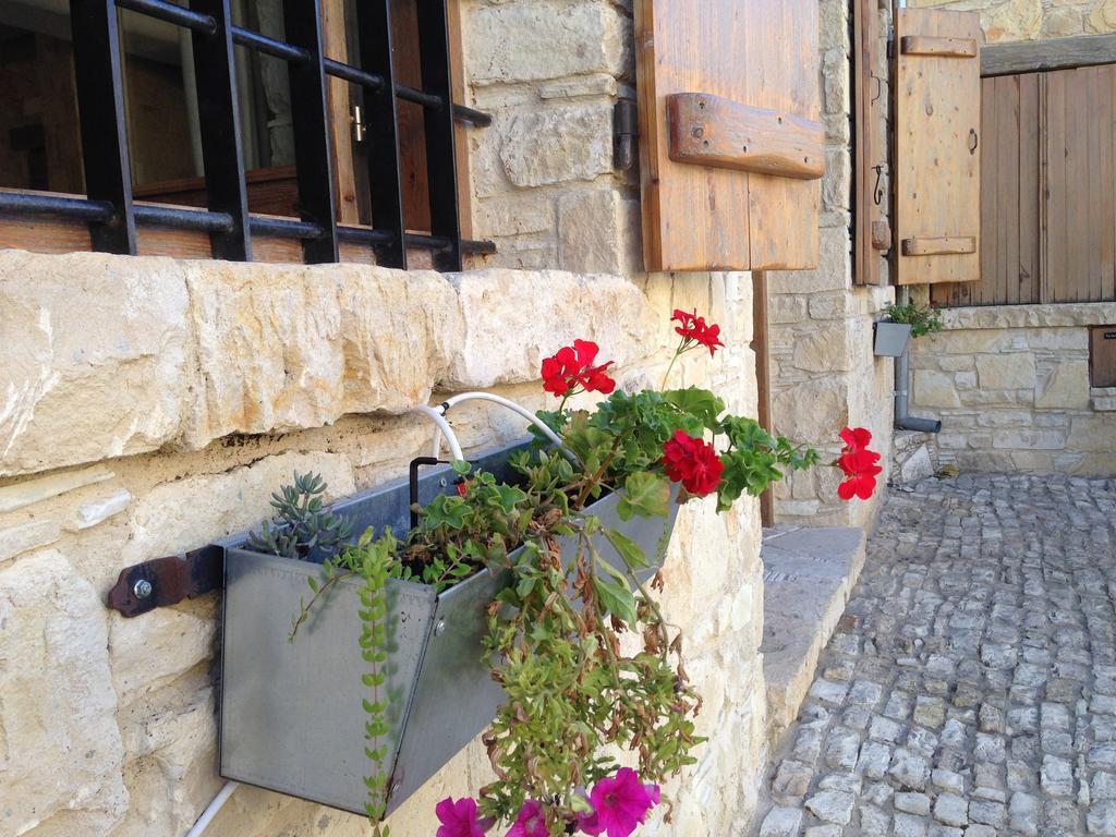 Lofou Traditional Stone House Pokój zdjęcie